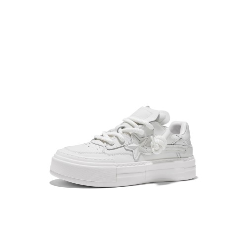 PureWhite Classic Sneaker